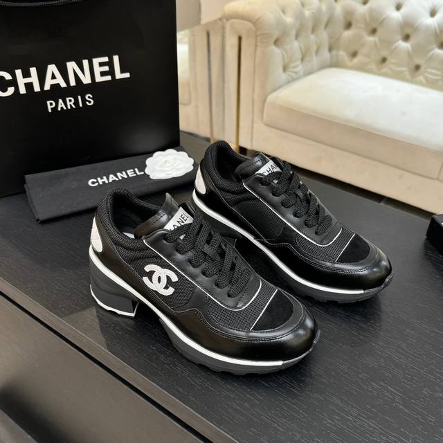 Chane*｜小香25K双C熊猫粗跟 高跟运动鞋老爹鞋 当小香创新语言碰撞老爹鞋的复古浪潮 这双运动鞋以标志性符号与矛盾美学 打破奢华与街头的风格边界 成为行走