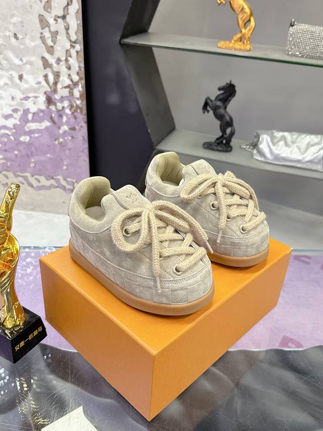 工厂p价p： 情侣款 大爆款 上新 新款上架 Louis Vuitton 25Ss ，Lv联名Nigo Yeti 胖丁 丑萌，众多网红明星纷纷开秀上脚 ， 经典