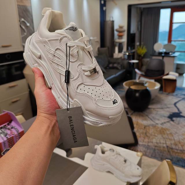 香港 连卡佛Lanecrawford专柜 代工厂p “ 巴黎世家 ” Balenciaga 25 各界知名网红、模特明星、名媛首选品牌 补货王老爹鞋“B家”代购