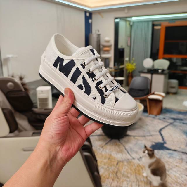 香港 连卡佛Lanecrawford专柜 代工厂p “ 迪奥 ” Dior迪奥 26 各界知名网红、模特明星、名媛首选品牌 “D迪奥”代购级版本 薄底 380，