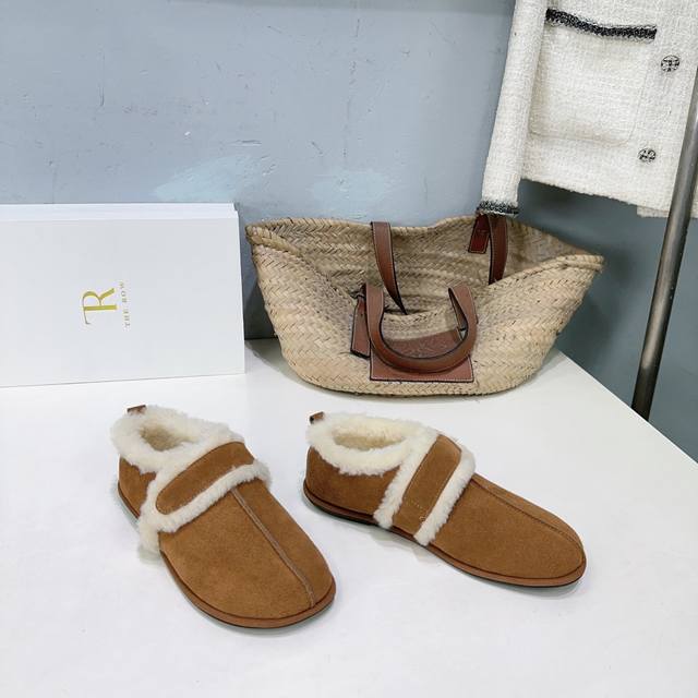 高品质出厂 ！小众潮牌The Row 25Ss秋冬新款保暖羊羔毛魔术贴包子鞋羊毛鞋！ 有谁能拒绝这样一双百搭又保暖的雪地靴啊！入秋最爱的羊毛鞋 一定要分享给大家