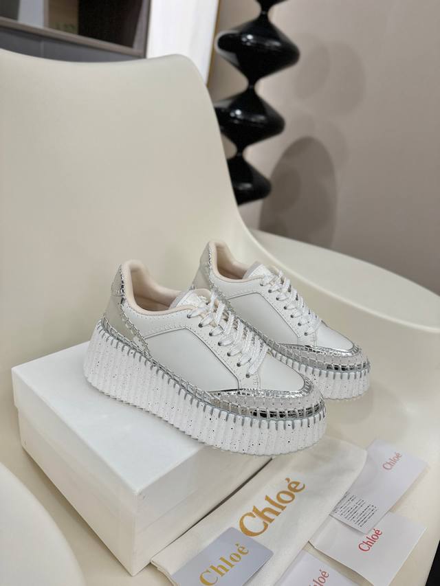 蔻依 Chloe 专柜同步上市新款休闲鞋！ 风靡整个时尚圈的厚底**休闲系列！ 这款面料使用进口牛皮，质地清爽透气不焖脚 时尚简约范儿 女神都爱 美翻啦 ，8.