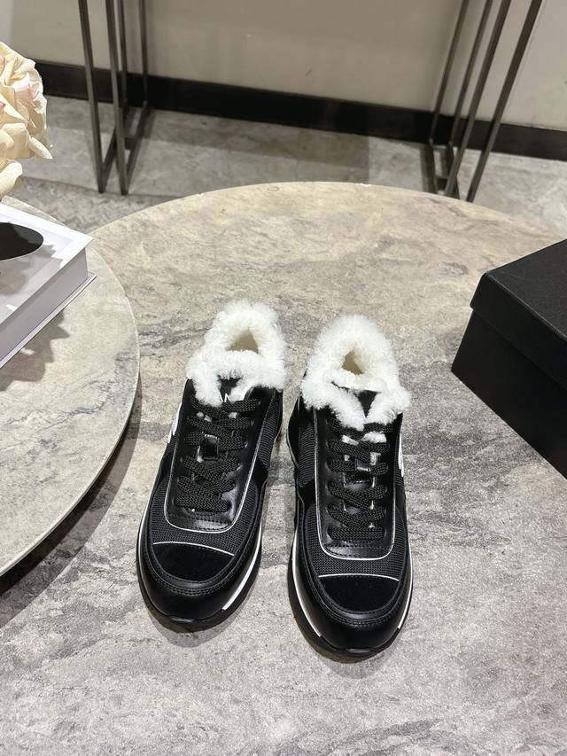 羊毛款 ， Chanel 香奈儿最新25C休闲粗跟增高运动鞋 原版模具定制 无敌漂亮又好穿 绝对仙女款 超级舒服，配色高级耐看 百搭 率性的休闲运动风，飒爽又自