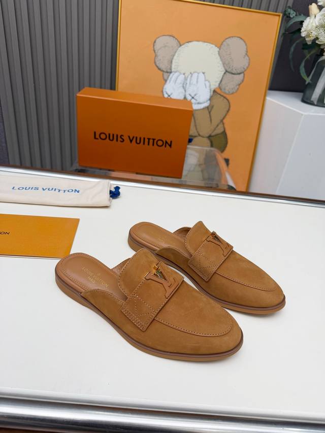 Lv经典乐福鞋26款。面料进口磨砂皮。Tpu大底。35-42码。工厂p价p拖鞋￥