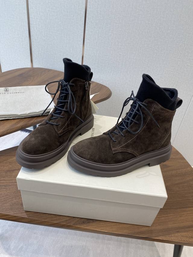 出厂： 独家顶级版本 Brunello Cucineli Ss25New Arrival～ 布鲁内诺库奇内利｜秋冬新款系带马丁靴 上脚帅气舒适 秋冬一定要有一双