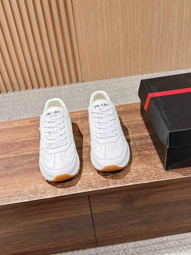 全皮 -#普拉达男士三角标休闲运动鞋 尼龙＋麂皮材质 时尚百搭 底厚4.5Cm Size :39-44 38 45定制不退换