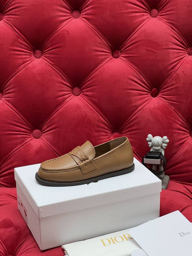 独家实拍 顶级版本 Dio*迪奥 2025Ss早春新品 顶级版本 专柜主打新款 乐福鞋硬货上新 代购级别 高级感十足国内外博主刷爆的一款 复古又时髦 上脚美炸了