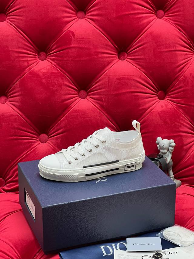 独家实拍 顶级版本 Dior B23系列 新潮百搭 注定是引爆主流的超级单品 pvc半透明胶片拼接迪奥品牌专用Logo面料 经典永恒款！ 鞋面：采用独家定制原版