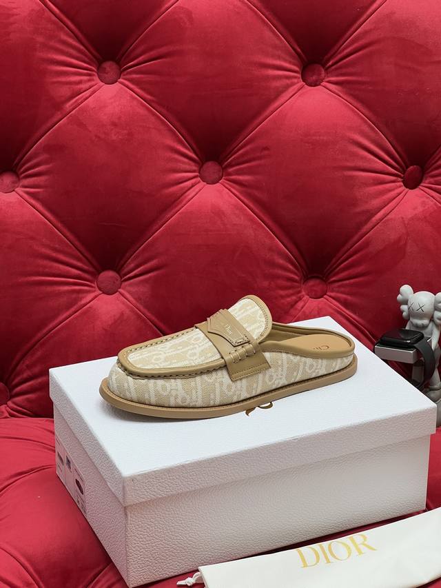 独家实拍 顶级版本 Dio*迪奥 2025Ss早春新品 专柜主打新款Miss Dio*拖鞋 硬货上新 代购级别 高级感十足 国内外博主刷爆的一款 复古又时髦 上