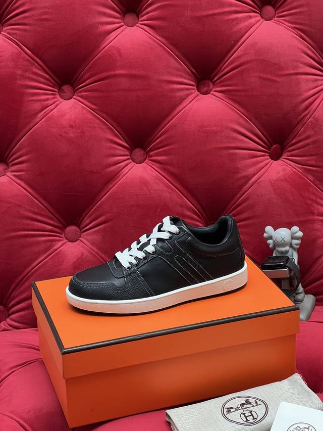 独家实拍 顶级版本 Herme* 25Ss 专柜大热H家配货首选鞋履 是爱马仕经典款 每一季都会出很多颜色 绝对是最值得买的配货之一 有遇到的男神女神真的不要错