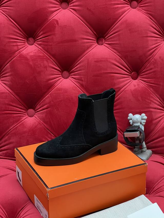 独家实拍 顶级版本 Herme*爱马仕巴洛克雕花短靴 24Ss年秋冬新款Veo及裸靴切尔西靴骑士靴小牛皮全手工真皮切尔西短靴每一双鞋的材料都是亲手挑选出来的Ji