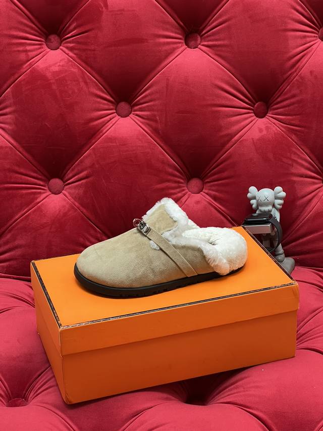 独家实拍 顶级版本 24Ss Hermes最新Kelly扣 勃肯毛拖鞋 泰迪 穆勒鞋 原版购入开发 爱马仕Go系列 麂皮山羊皮和羊毛皮穆勒鞋 经典“H”型鞋面细