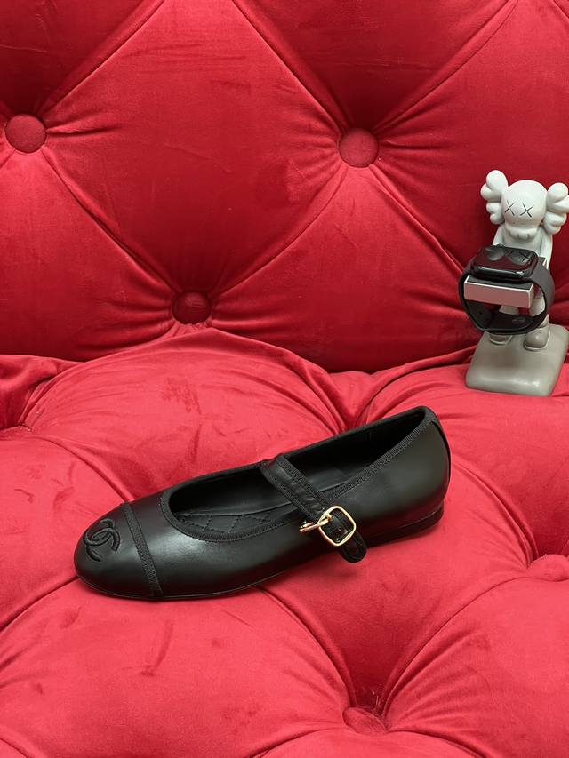 独家实拍 顶级版本 Chane*｜小香24Ss新品经典 菱格米兰走秀玛丽珍鞋 本年度最美玛丽珍鞋 无法抗拒的高级与优雅 无论是搭配牛仔裤百褶裙 还是穿去较正式场