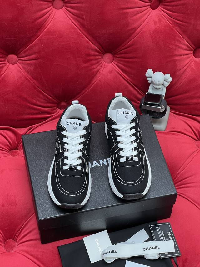 独家实拍 顶级版本 Chanel香奈儿 25Ss最新款 熊猫配色 小白鞋 休闲 运动鞋 滑板鞋 原版购入开发 做货 小香 C家 专柜又一超级大爆款，网红博主小姐