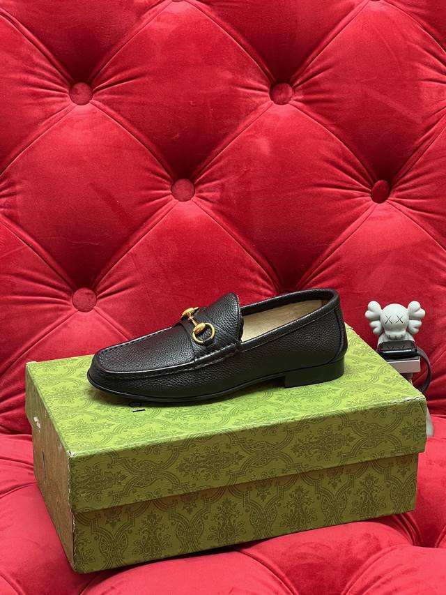 独家实拍 原单版本 25Ss Gucc* 顶级原单官网同步新品进出专柜无压力 质感超强 欢迎对比 婚鞋不错的选择！ 真皮大底娇贵 试穿请垫软布 避免影响二次销售