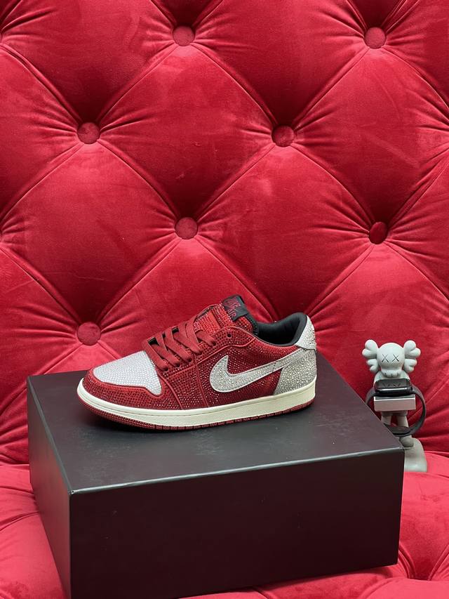 独家实拍 顶级版本 新款Air Jordan耐克联名25Ss早秋最新王炸情侣休闲爆款系列 情侣烫钻休闲鞋 耐克乔一情侣毛鞋让鞋迷大开眼界 各种意想不到的设计创意