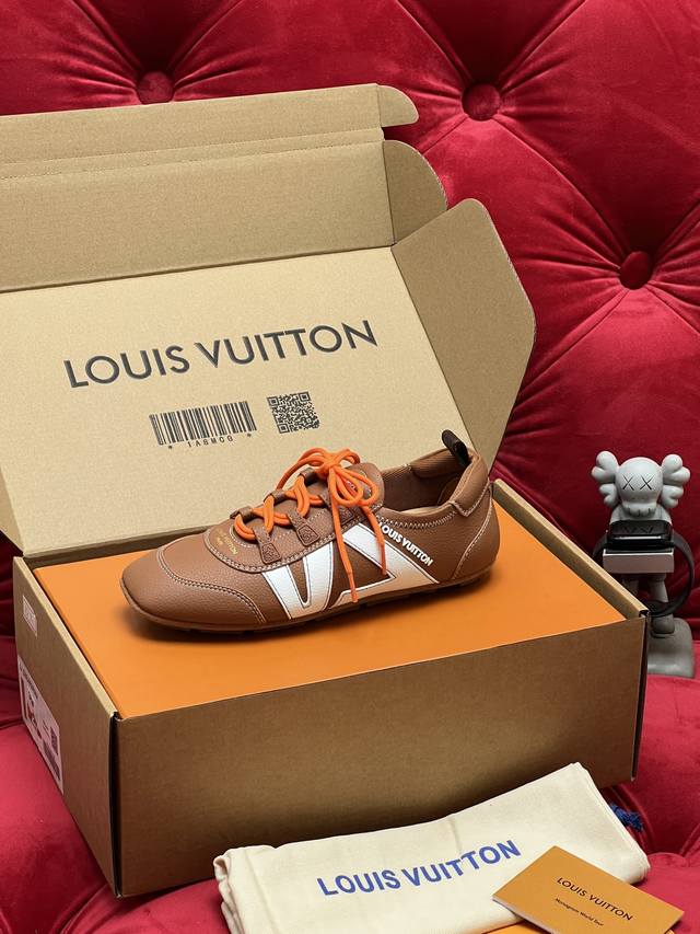 独家实拍 顶级版本 最新Sneakerina系列 芭蕾运动鞋 德训鞋 休闲 平底鞋 球鞋 原版购入开发 做货 这款 Sneakerina 芭蕾风运动鞋以丝滑绒面