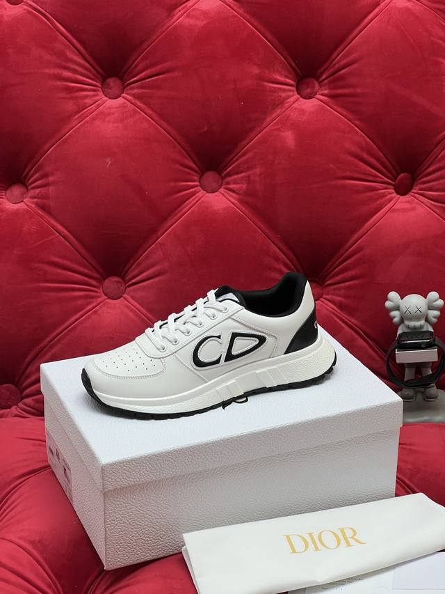 独家实拍 顶级版本 男款10 最新Runn 系列 情侣款 厚底 休闲 运动鞋 原版购入开发 做货 这款 Runn 运动鞋是二零二五秋季系列新品 以优雅时尚的造型