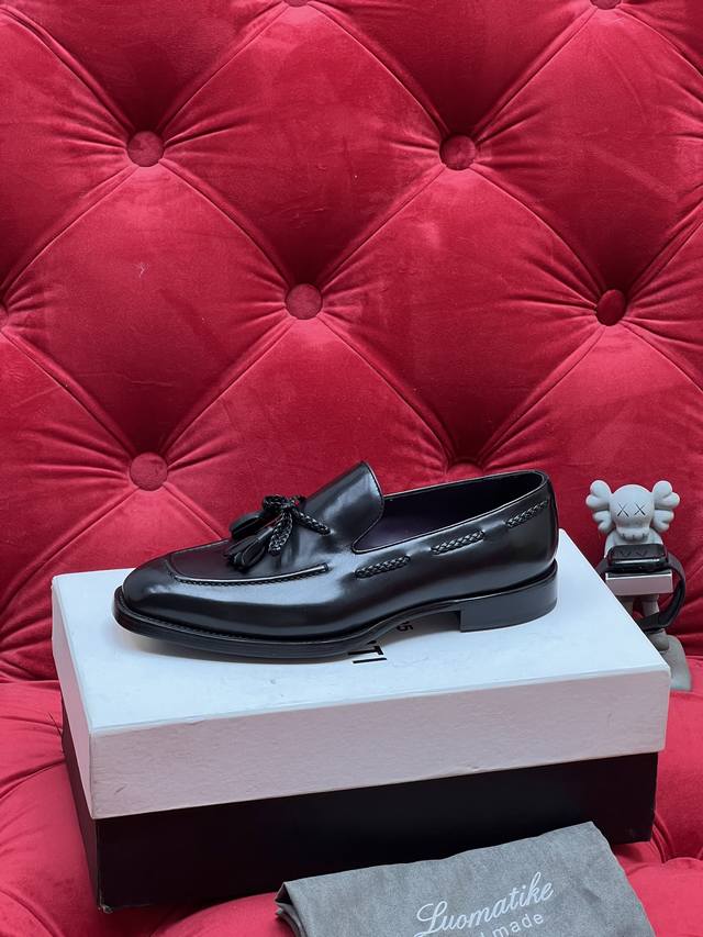 独家实拍 原单版本 25Ss Berluti 顶级原单官网同步新品进出专柜无压力 质感超强 欢迎对比 婚鞋不错的选择！ 真皮大底娇贵 试穿请垫软布 避免影响二次