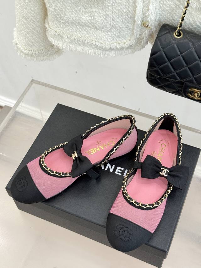 网面 皮面 Chane*｜小香25p春夏新品 中空链条蝴蝶结玛丽珍鞋 法式风情 真是美到心尖尖上啦！ 优雅又浪漫的仙女应该就是这样吧 极简的配色加上网纱蝴蝶结深