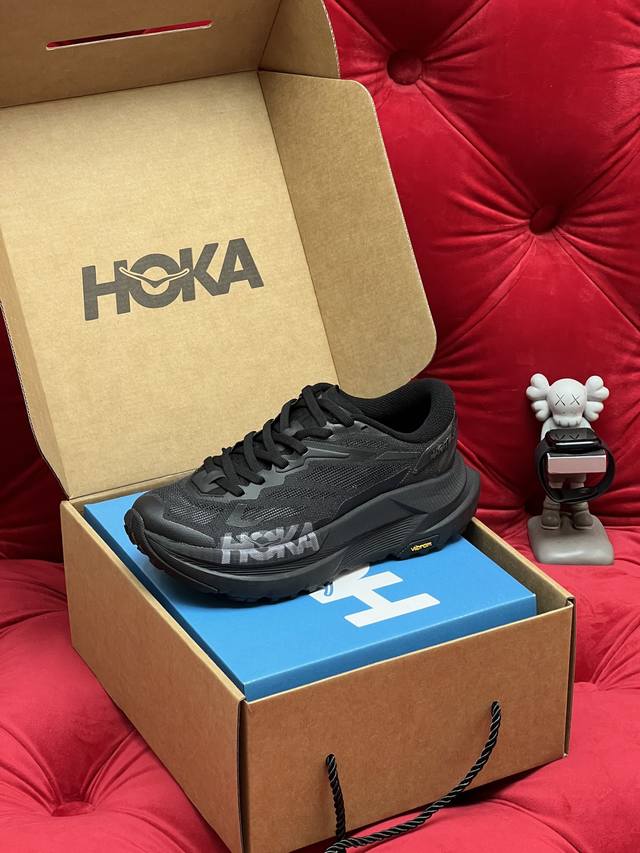 顶级版本 Hoka One One Mafate X 系列 休闲 运动鞋 户外 超轻 跑鞋 Hoka Mafate X延续了系列标志性的 厚底怪兽 基因 后跟高