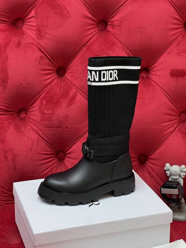 独家实拍 顶级版本 2026Ss 秋冬最新色高定海报款D-Mor电绣拼色字母Logo 圆头中筒 飞织 靴脚骑士靴 面料：原版牛皮 原版开模飞织 内里：原版内里