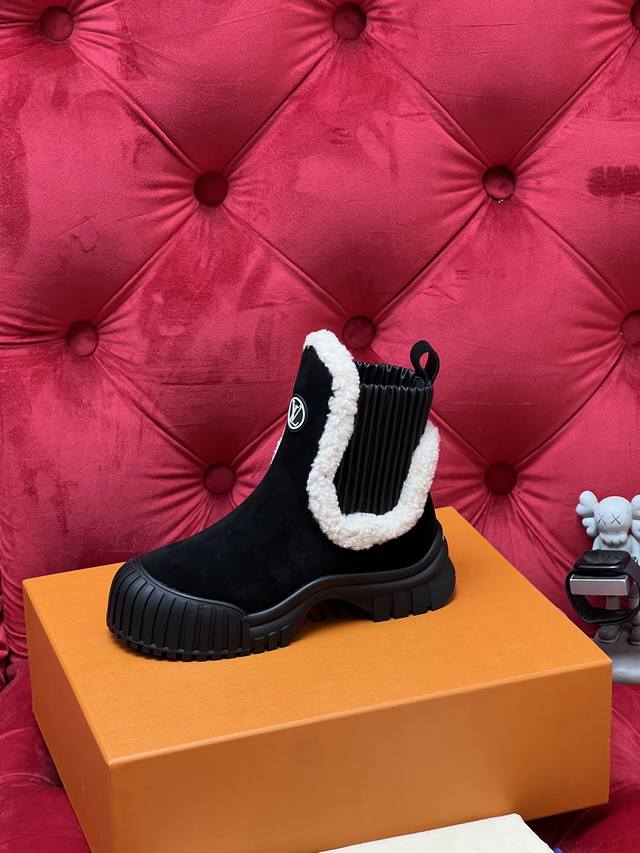 独家实拍 顶级版本 2026Ss走秀新款Louis Vuitton路易威登高端定制 1：1刻复 经典款系列～ 各大明星网红走秀款 百年经典 上脚舒适 搭配路易威