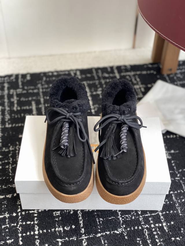 东莞代购级 The Row系带 25Ss 春夏新款 乐福鞋 高级感的正确打开方式！简洁又时髦 做工精细 真的一定要入手 真的很绝 越是看似简单的款越考验做工 版