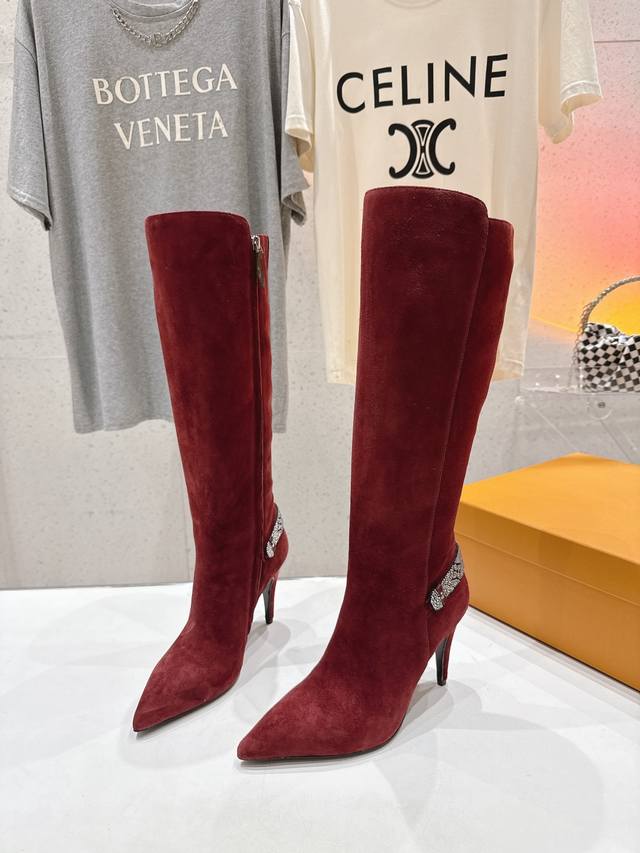 高版本出厂 Louis Vuitton 25Ss Lv驴牌秋冬新款高跟长靴 楦型百搭瘦脚Yyds.造型立体饱满，气质满满 上脚舒适 非常复古风、气场十足，加原版