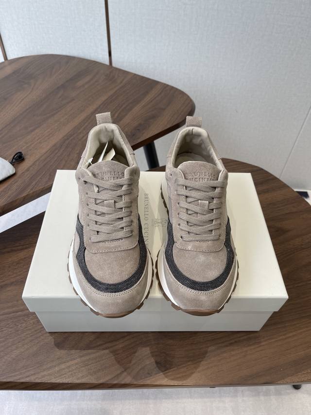 Brunello Cucinelli 25Ss最新 Bc 系带休闲鞋 鞋面进口麂皮 进口牛皮 内里进口羊毛 0.5Mm圆形冲孔设计 透气不闷脚 独家开模Tpu大