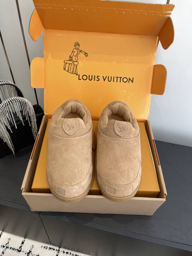 顶级版本 Louis Vuotton 2025Ss秋冬胖丁情侣款运动鞋 Lv Yeti 胖嘟嘟哒 样子丑荫超级可爱 熊掌鞋底也是很可爱 以绒面牛皮革为基底 局部