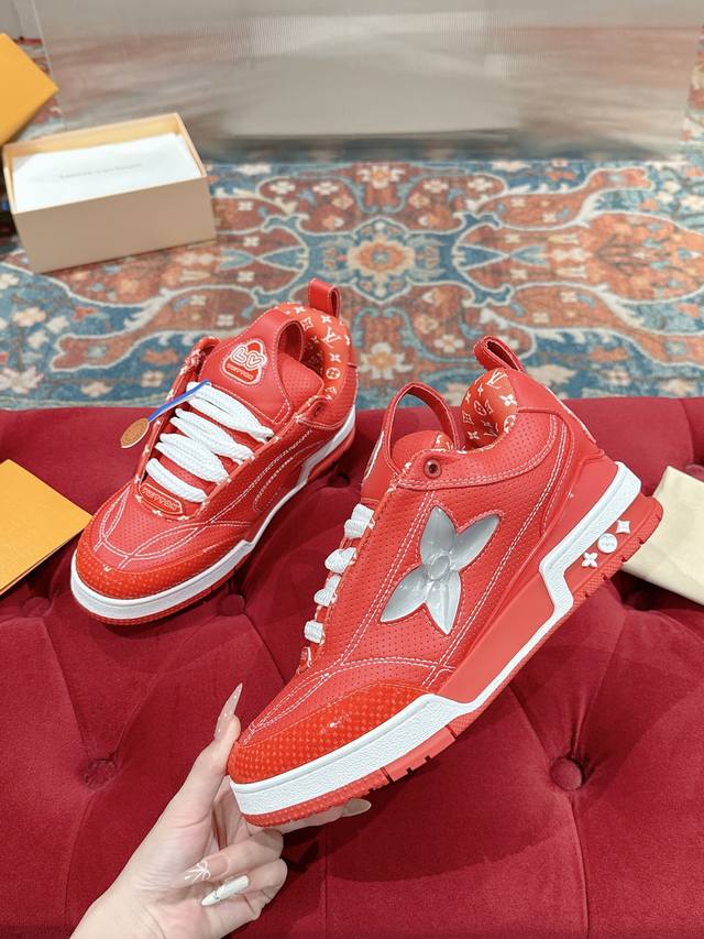 Lv驴牌L家Skate 系列 最新配色 Tariner运动鞋 四叶草 滑板鞋 情侣款 复古篮球鞋 原版购入开发 做货 本款 Lv Skate 运动鞋以缤纷细节点