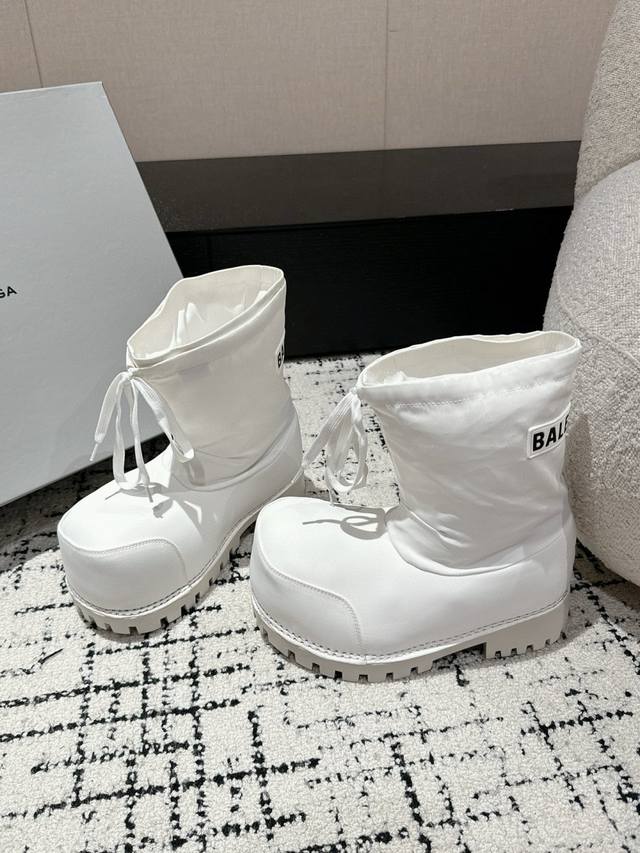 男+20 #情侣款 #巴黎世家 25 冬季最新 滑雪系列Skiwear情侣款阿拉斯加雪地靴 原版购入开发 完美复刻 设计师推出探索时尚界对于原创与挪用的概念、以