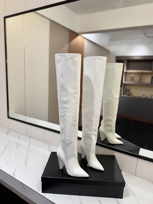 出厂价pp： 高级升级定制版！ Saint Lauren Ysl圣罗兰 最新折皱尖头高跟高筒靴款，专柜最新异性跟超显眼 21Ss专柜推出最新超美新秋冬款女士时尚