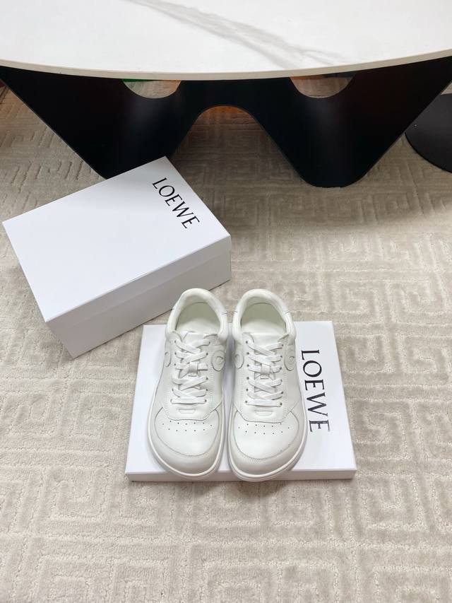 高版本出厂 情侣款Loewe 罗意威 25Ss秋冬新款Jambo板鞋绑带复古英伦风小白鞋休闲鞋～市场高品质 原版购入开发，细节处理到位。这将是引爆早秋的第一款爆
