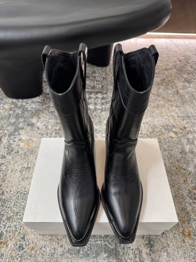 新品发售 ★面料 牛皮 内里 羊皮 鞋底 牛皮底 优雅风格 创造不一样的感觉 跟高5.5 Cm 专柜包装 简约气质款式！ Show Bdetails ⊿：Siz