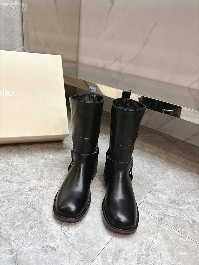 Unfolio 2025秋冬新款辣妹风西部牛仔靴，不一样的马丁靴，清新学院风、都市通勤风都能轻松驾驭，可盐可甜百变风格秋冬穿搭的百搭单品对版高丝光羊京面料，羊皮