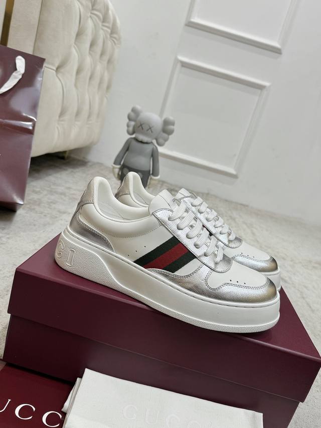 女 男 全网首发 Gucci小白鞋，代购版原版复刻一比一开模Ip轻料底！鞋面小牛皮，内里水染羊皮，垫脚牛皮全套包装 最高版本 码数:女35-40 男39-45