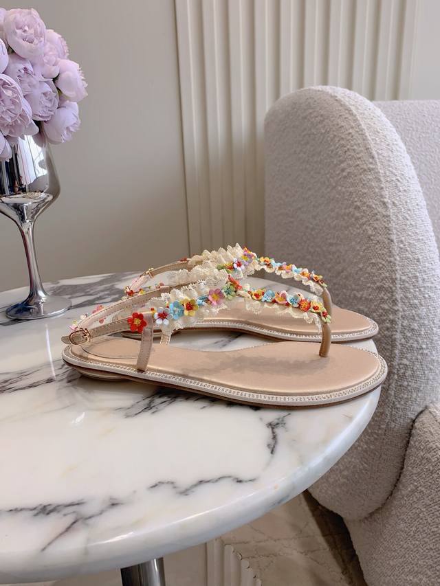 出厂价p Ren* Caovill*重工蕾丝花朵平底夹趾凉鞋 Bling Bling精致逼人 堪称工艺品 鞋面纯手工缝制花朵 垫脚羊皮 意大利真皮大底 尺码35