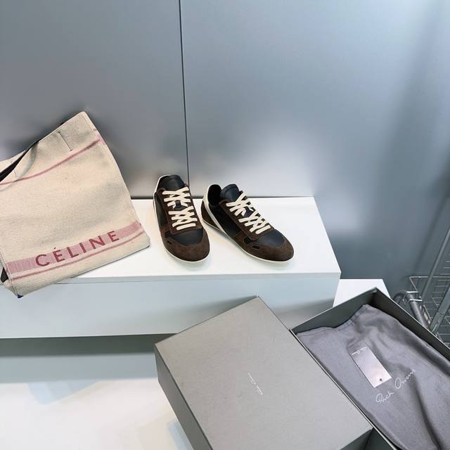 高品质出厂女 ！男 ！顶级品质情侣款！Rick Owens 欧文斯26春夏德训鞋绑带面包鞋休闲鞋！ 小面包可可爱爱又潮潮酷酷 真的是早春的时尚利器呢！穿搭适配度