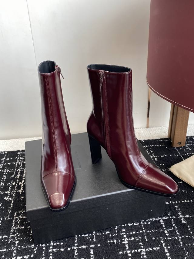 代购级短靴570 高靴 Saint Laurent Fw25 New Arrival Ysl圣罗兰 2025秋冬新款侧拉链高跟及踝靴粗跟短靴 及踝靴，搭配方形尖