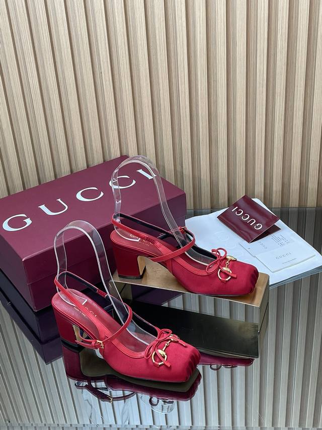 红真丝 Gucc高端精品 2025海外早秋Gucci Horsebit系列新品高跟方形方头新式芭蕾鞋 马衔扣新款小方头穆勒鞋经典精致优雅蝴蝶结浅口鞋高质感后系带