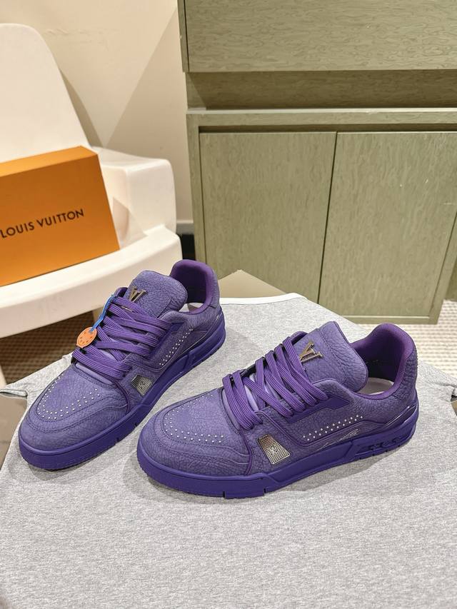 男票 225 Lv代购级新色现货供应！经典驴家全系列！Lvtrainer pvc 运动鞋, 每个款式配色都很赞！Trainer的脚感真的非常不错，惊喜满满银色不