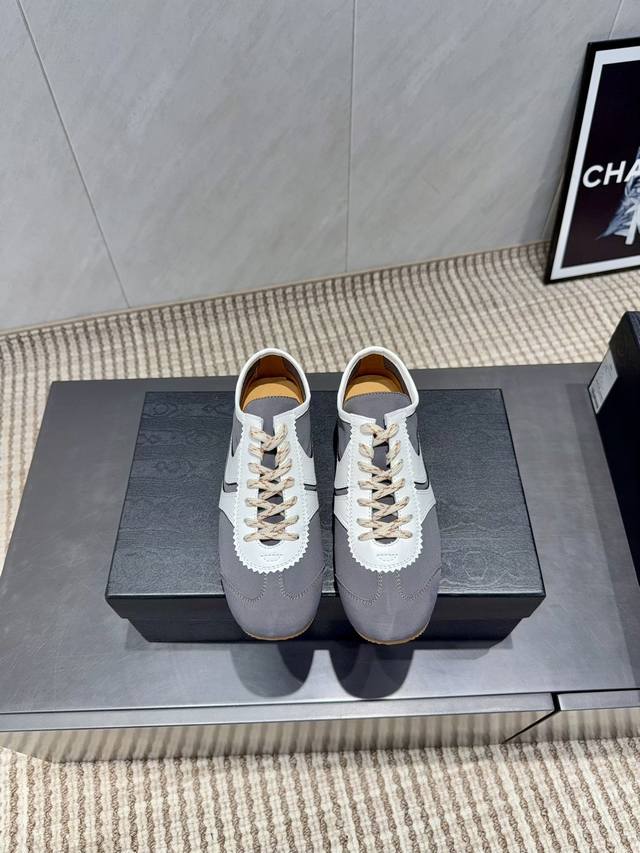 出厂:情侣 独家顶级版本 Dries Van Noten小众2025Vs秋季最新休闲系列 情侣拼色休闲鞋 Dvn运动鞋 设计师通过改造、扭曲和颠覆经典元素，打造