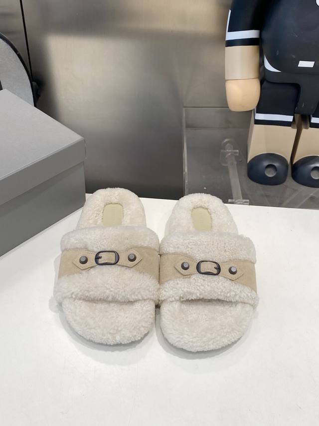 出厂 ｜ Balenciaga巴黎世家 新款情侣棉拖 顶级版本超火巴黎世家毛拖 情侣尺码 时装博主与欧美明星大爱款 冬季必备款 时尚却不过分张扬 鞋面磨砂皮 内