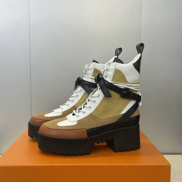 工厂p价p Louis Vuitton* 2025秋冬新款蝴蝶结系带机车短靴 Lv字母Logo厚底低跟防水台拼色骑士靴 材质：鞋面进口小牛皮 进口羊猄皮皮+水染