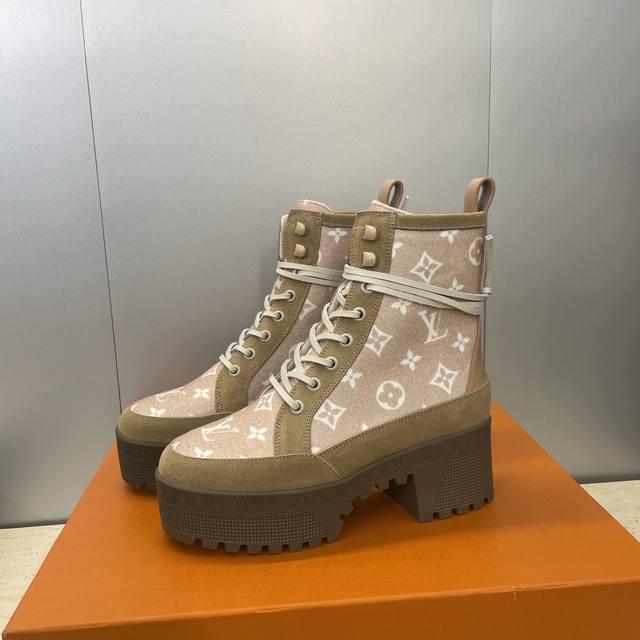 工厂p价p Louis Vuitton* 2025秋冬新款系带机车短靴 Lv字母Logo厚底低跟防水台拼色骑士靴 材质：鞋面进口小牛皮 进口羊猄皮 进口环保透气