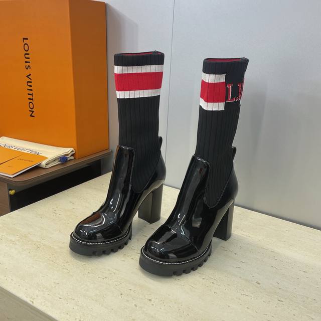 工厂p价p长靴 短靴 Louis Vuitton* 2025秋冬新款弹力机车过膝高筒女长靴 Lv字母Logo厚底高跟拼色一脚蹬毛线筒马丁骑士短靴 材质：鞋面进口