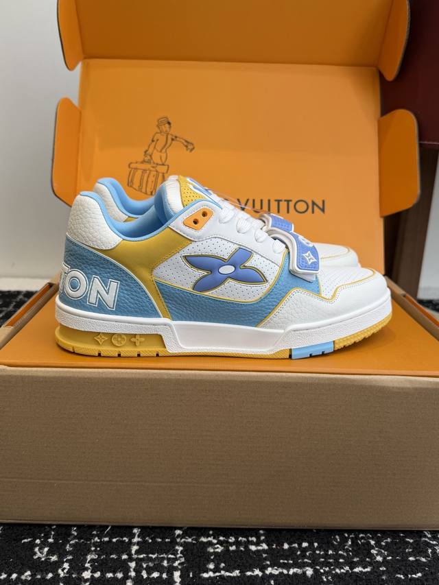 代购级 官网同步盒包装 Louis Vuitton 25Ss 驴家的爆款！Trainer板鞋，每个人都必须入的款，绝不后悔！ 超级百搭高级！什么衣服都好搭。最主
