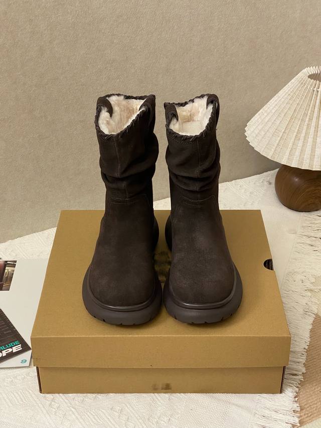 实测-20℃照样暖Fufu～ 内部是云朵般软糯脚感，出门走路久站都不累 真正的百搭王者： 从大衣、羽绒服到牛仔裤、半身裙，一双搞定所有冬日造型 尺码：35-40